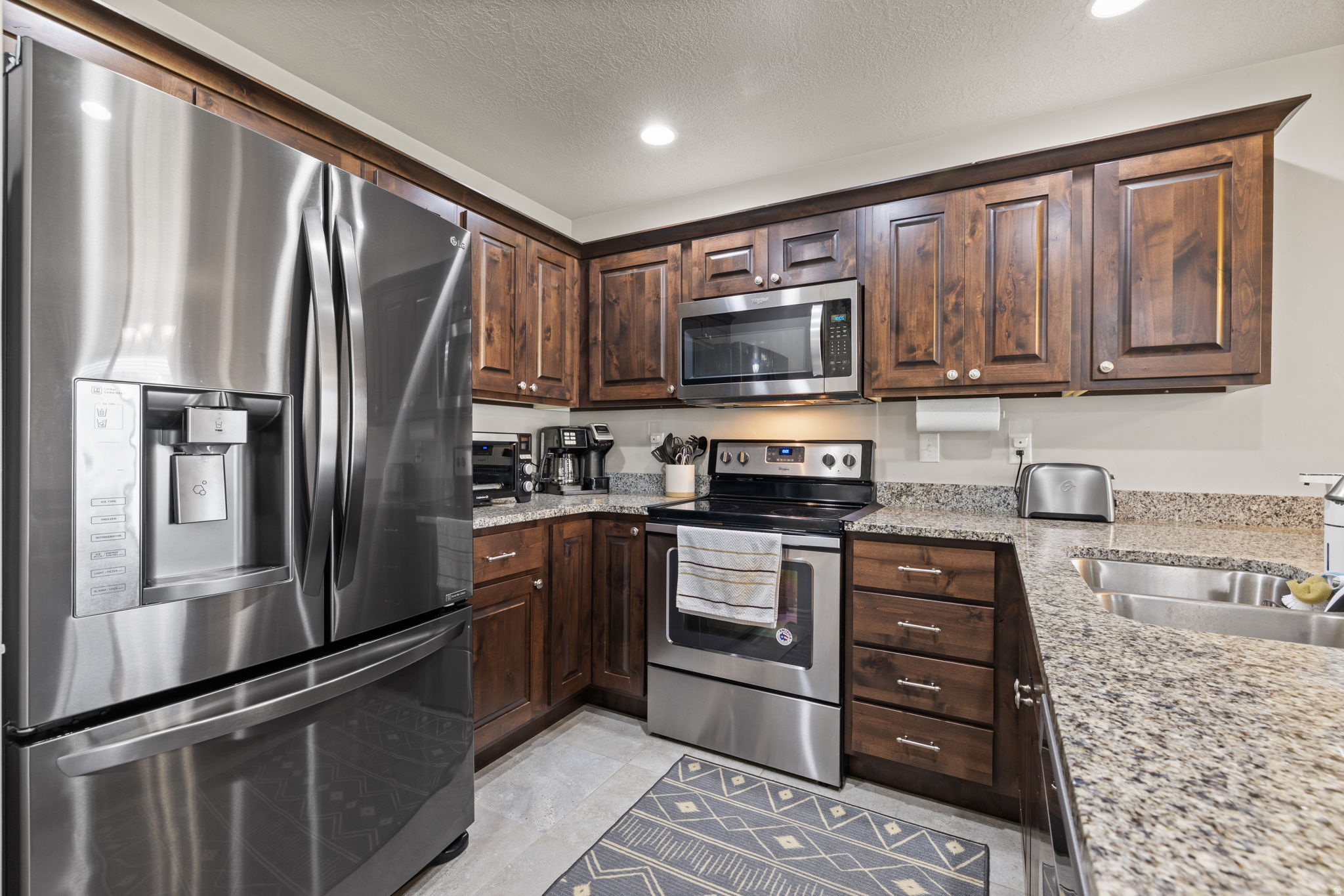 SANDY POINT - Residential