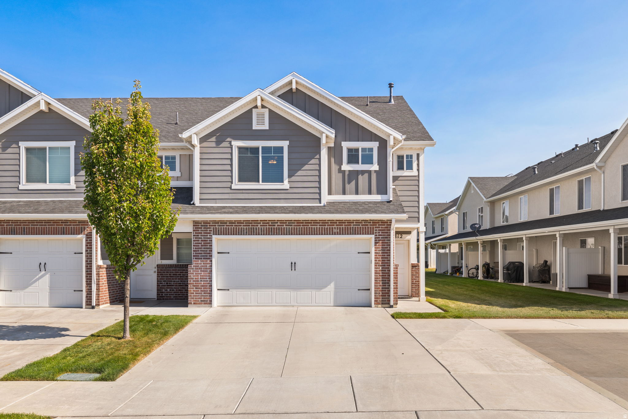 SANDY POINT - Residential