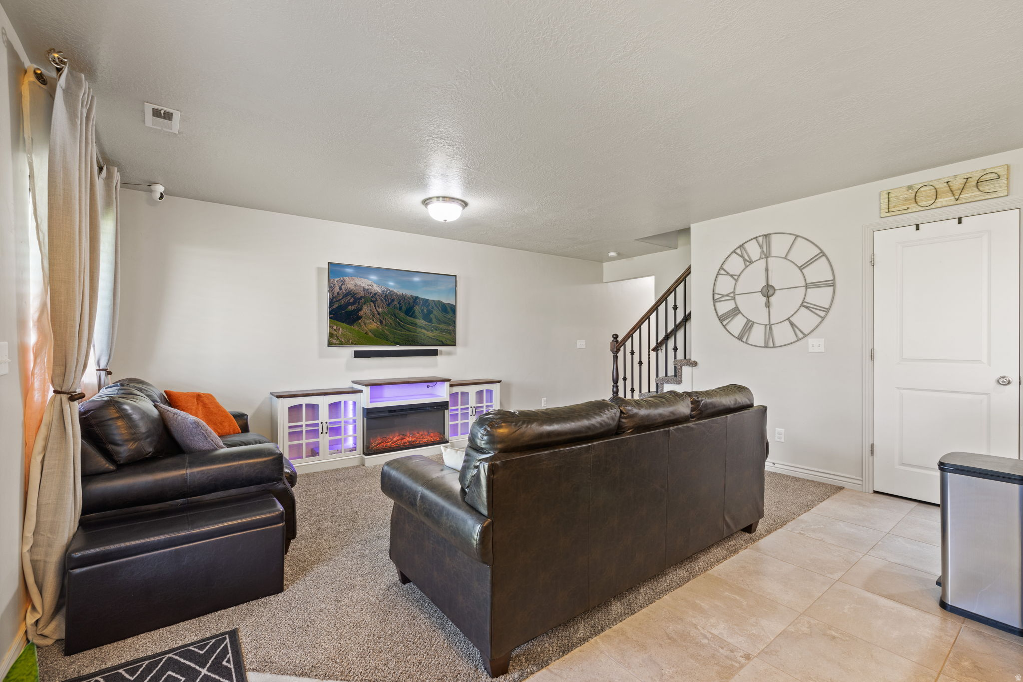 SANDY POINT - Residential