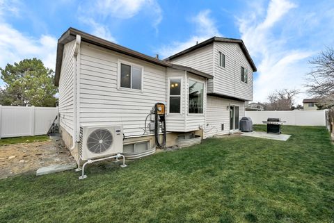 Tiny photo for 3222 W TYSONBROOK CT. Ct, Taylorsville, UT 84129 (MLS # 2138285)