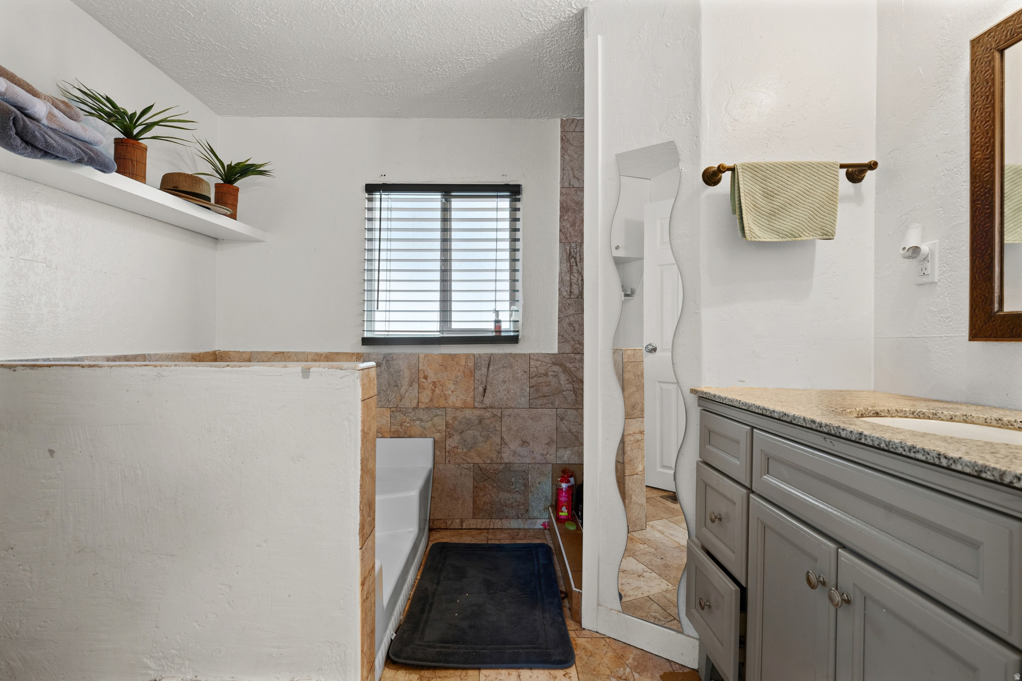 MAJESTIC OAK - Residential