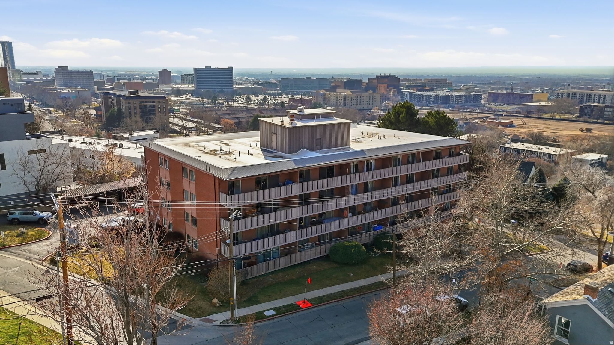 CAPITOL HILL CONDOMINIUM - Residential