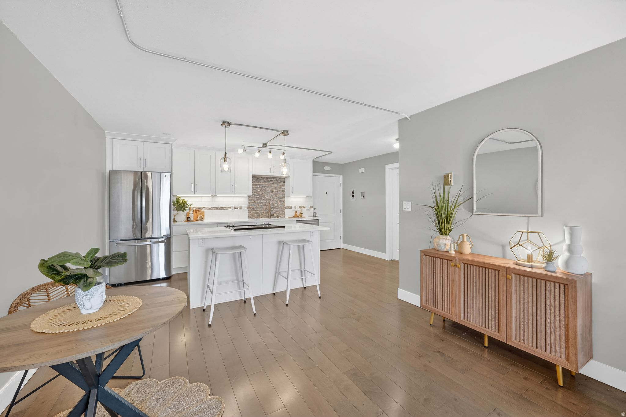 CAPITOL HILL CONDOMINIUM - Residential