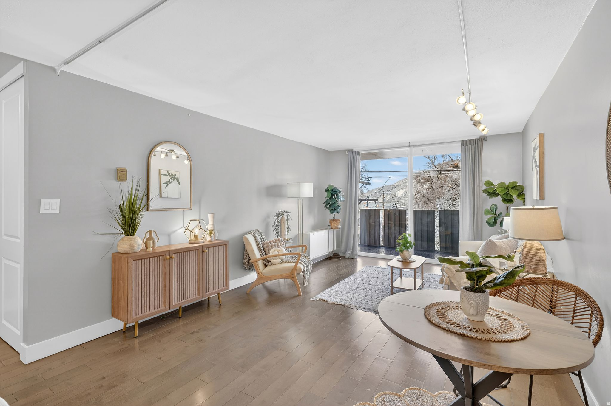 CAPITOL HILL CONDOMINIUM - Residential