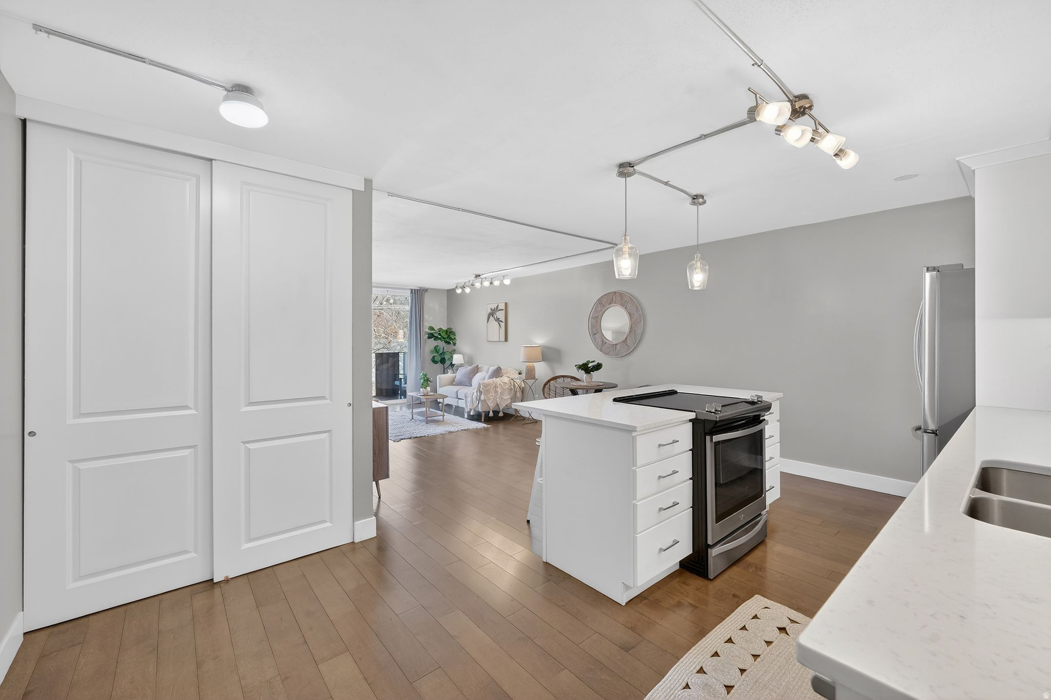 CAPITOL HILL CONDOMINIUM - Residential