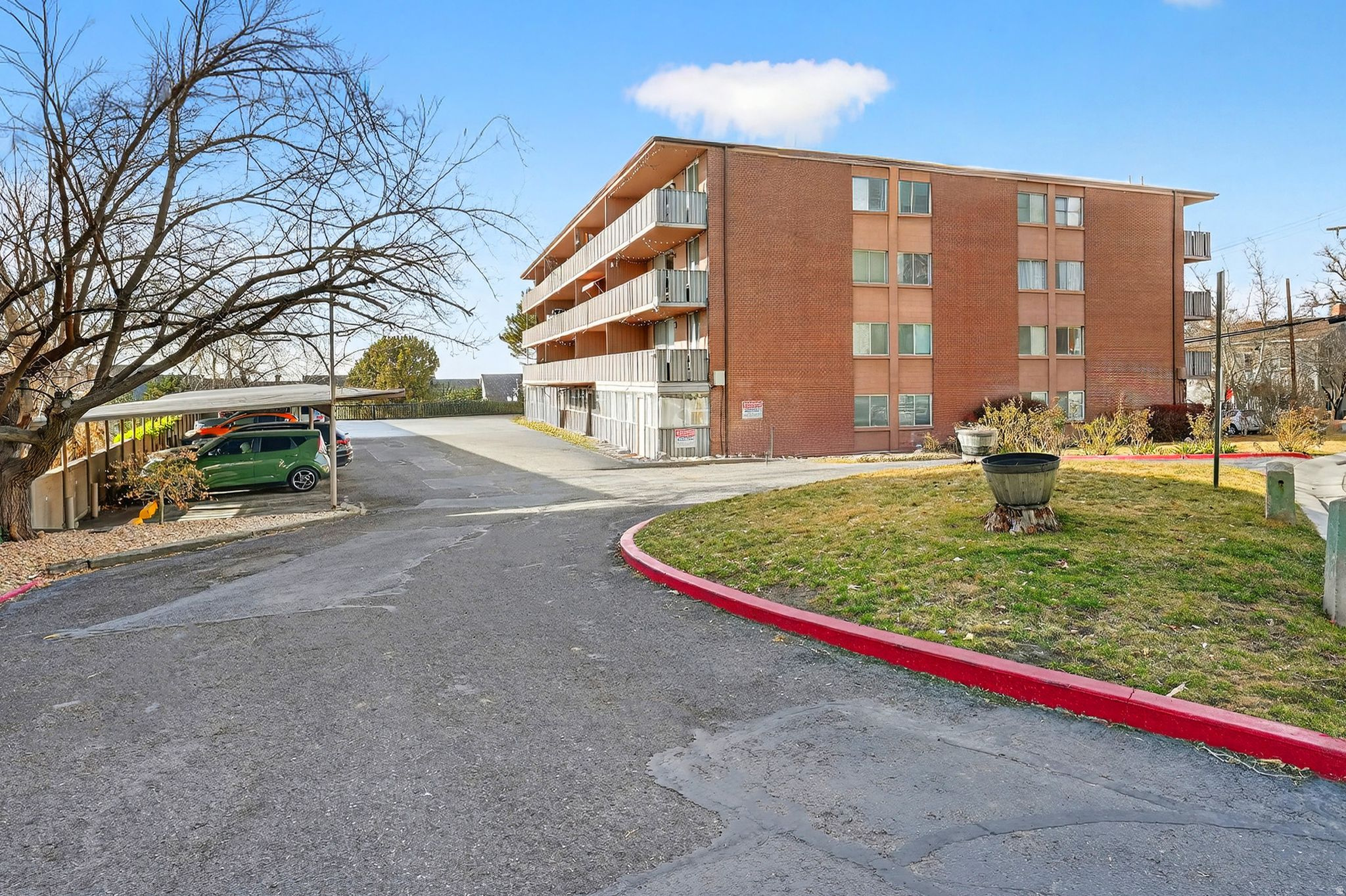 CAPITOL HILL CONDOMINIUM - Residential