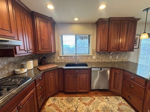 Tiny photo for 487 N 30 W, American Fork, UT 84003 (MLS # 2140115)