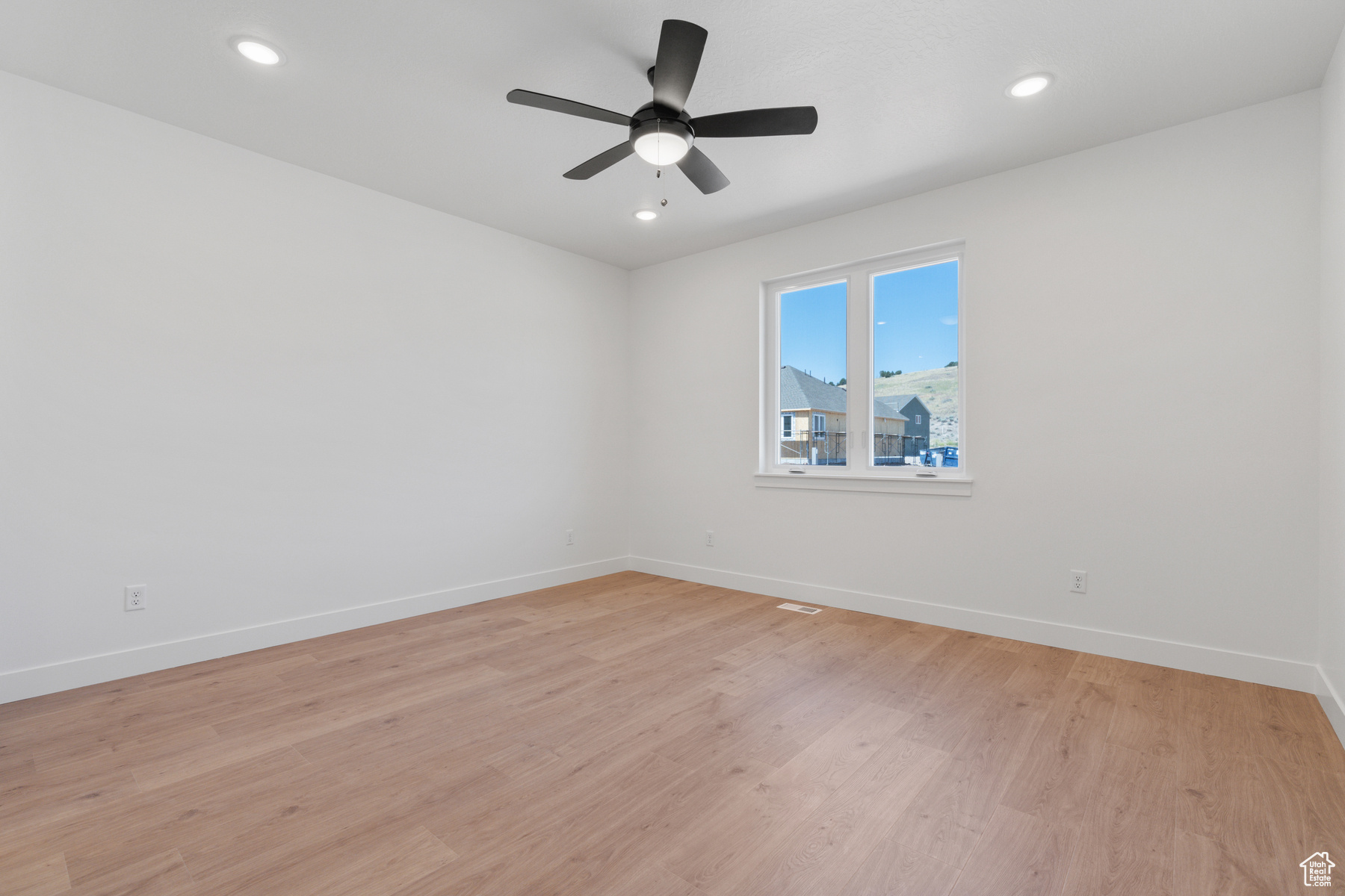 VISTAS AT SUMMIT RDG - Residential