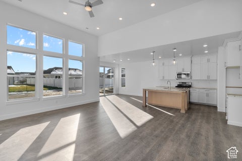 Tiny photo for 626 S 125 E, Hyde Park, UT 84318 (MLS # 2190181)