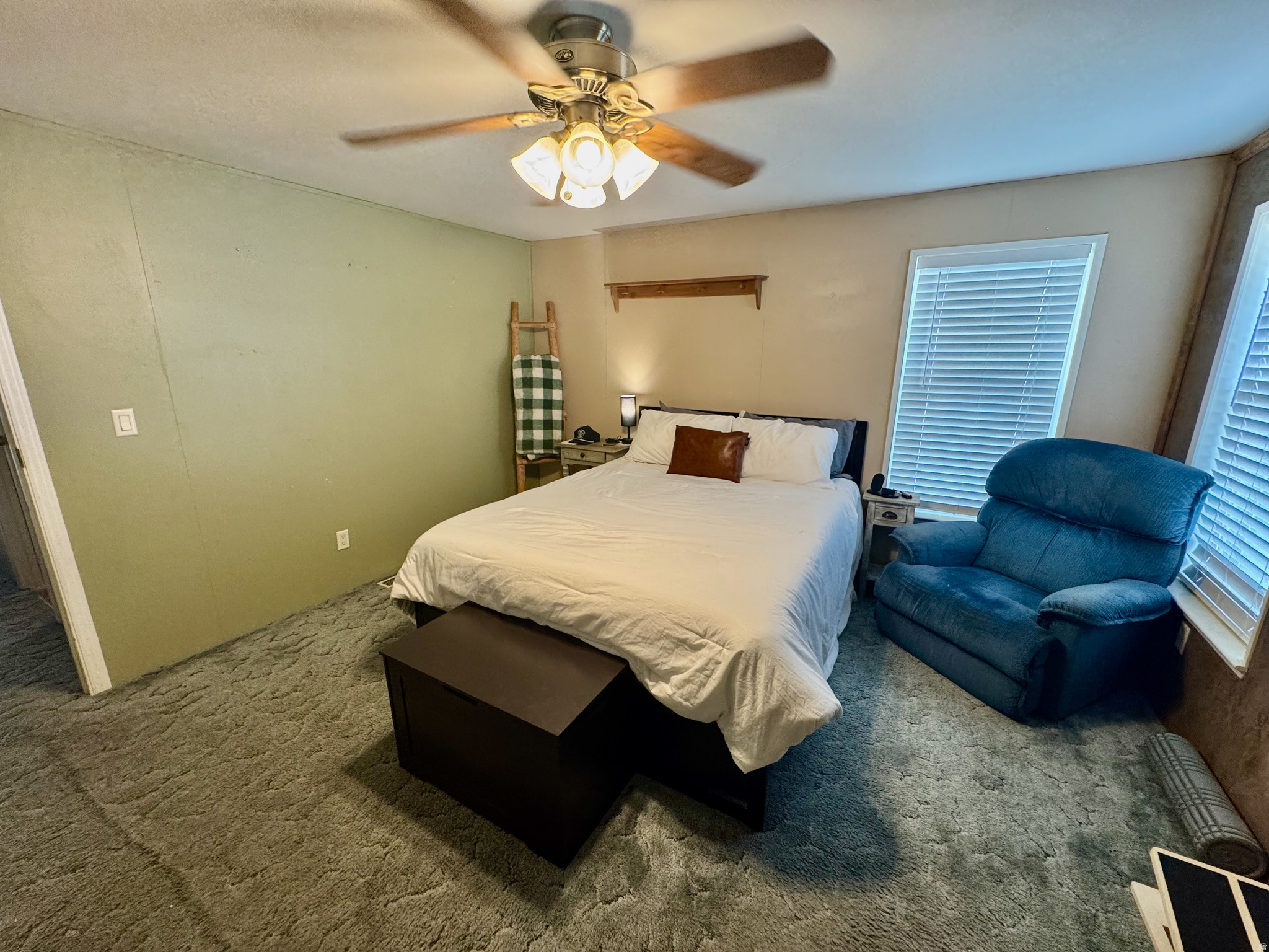 COUNTRY MEADOWS - Residential