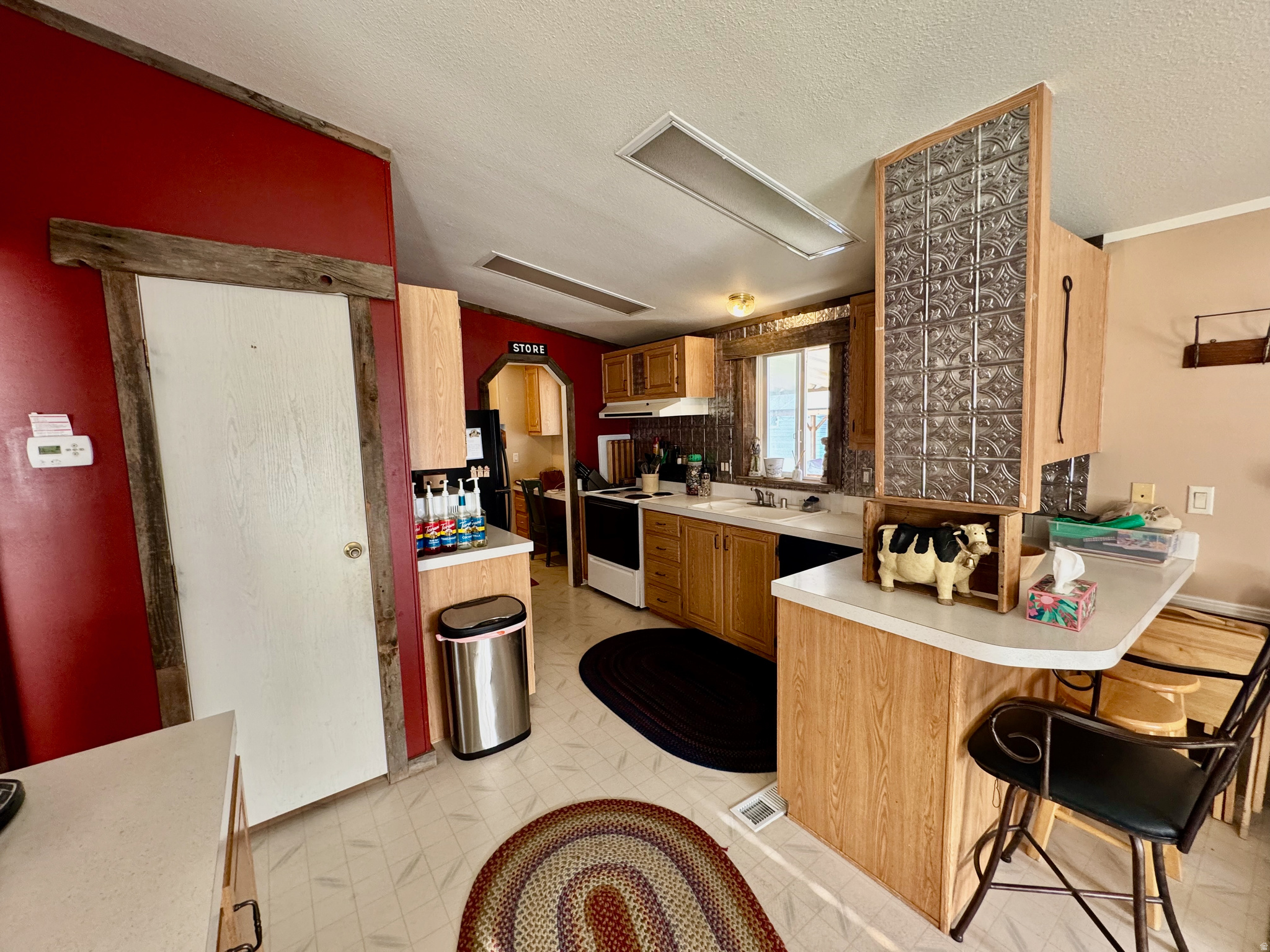 COUNTRY MEADOWS - Residential