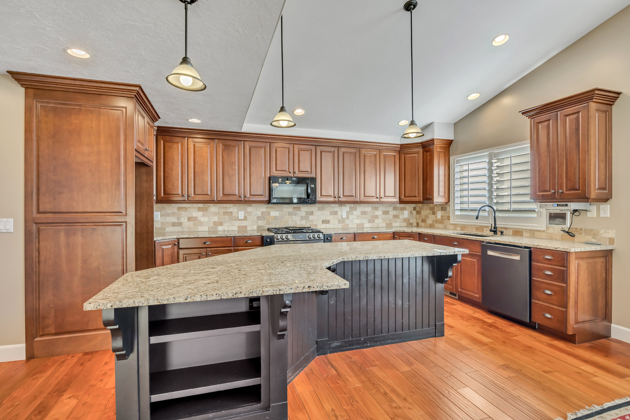 MEADOWLANDS - Residential