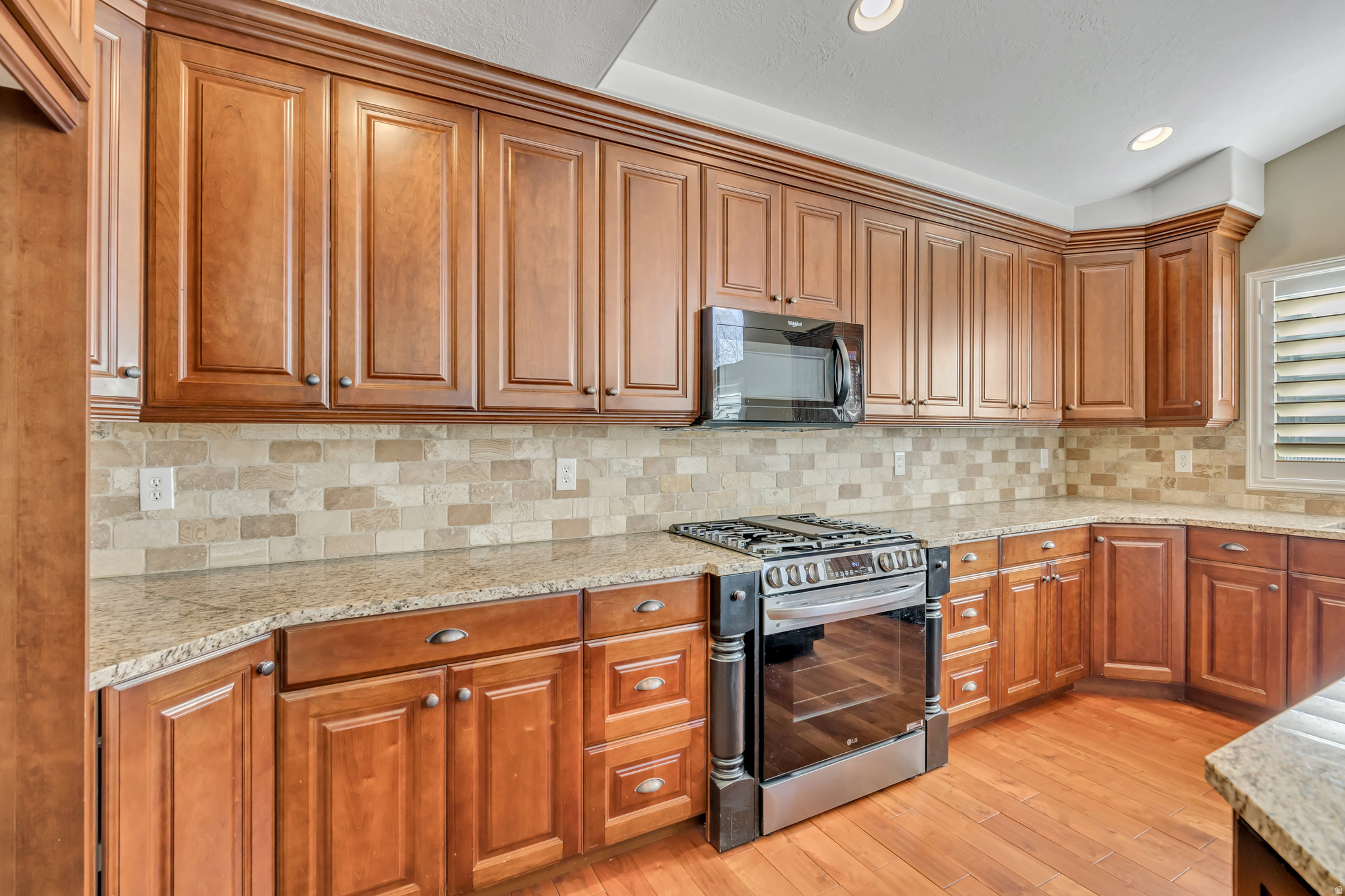 MEADOWLANDS - Residential