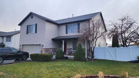 Photo of 302 S 1170 W, Spanish Fork, UT 84660 (MLS # 2128885)