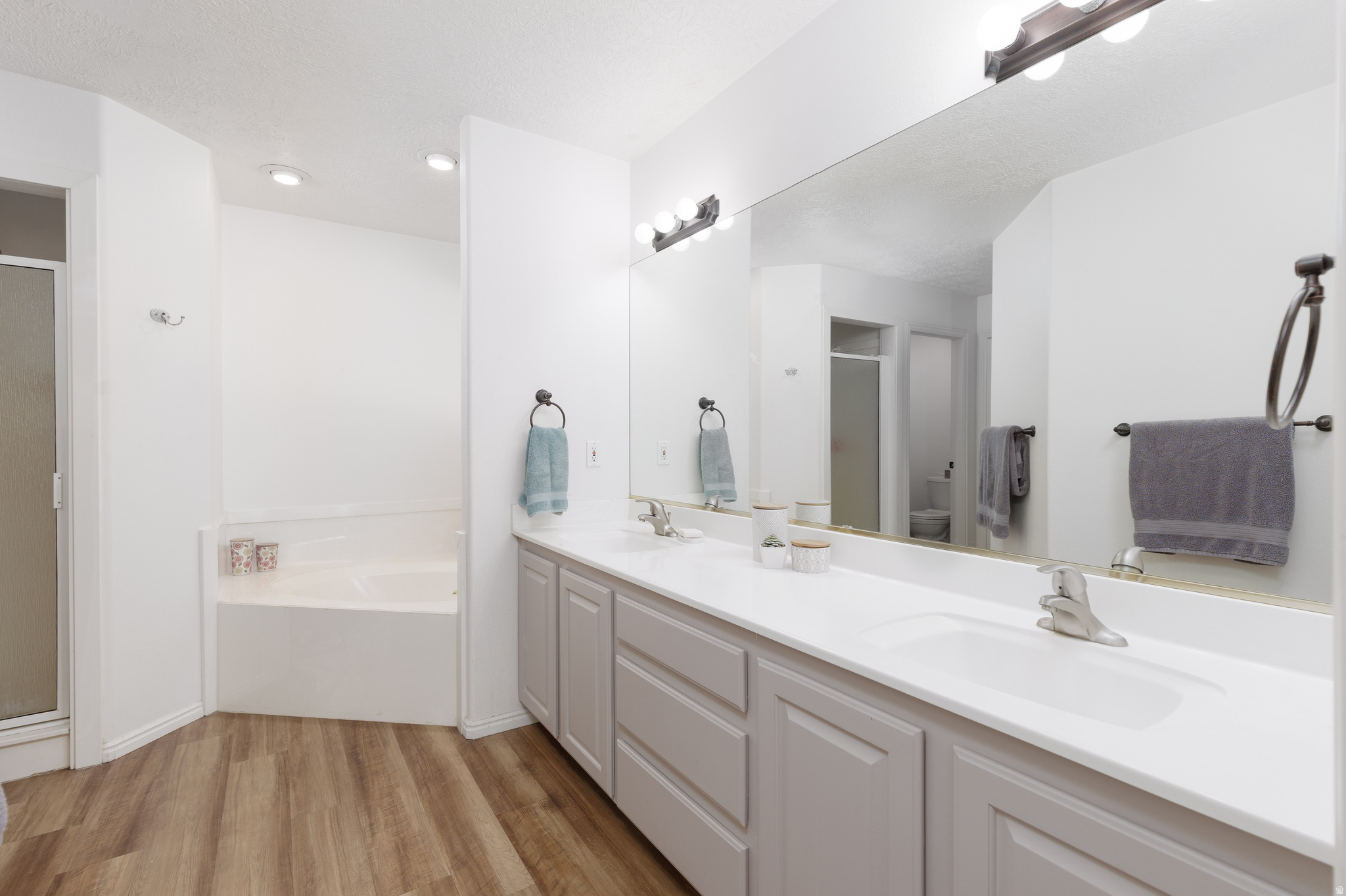 BLOOMINGTON HILLS - Residential