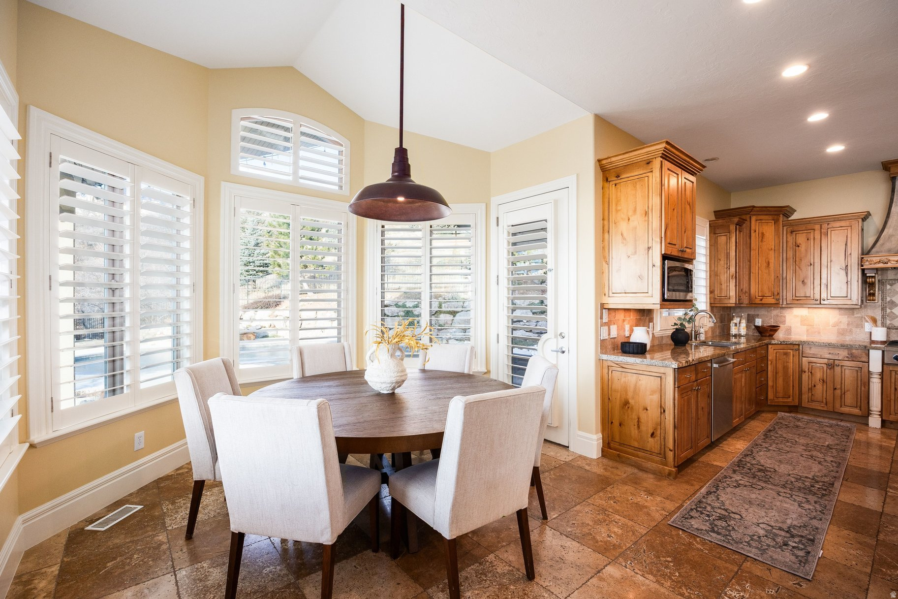 SUMMERWOOD - Residential