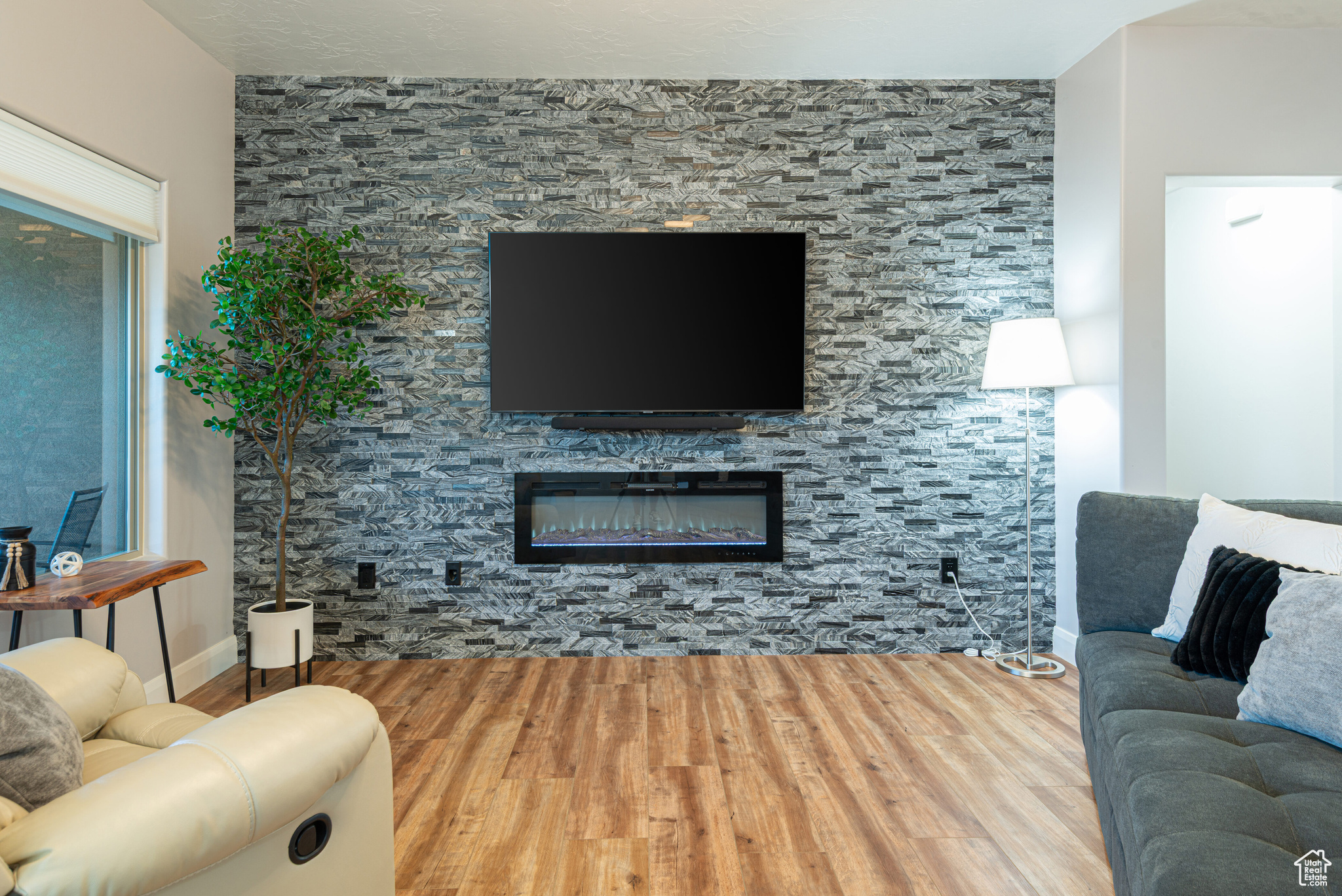 PEREGRINE POINT - Residential