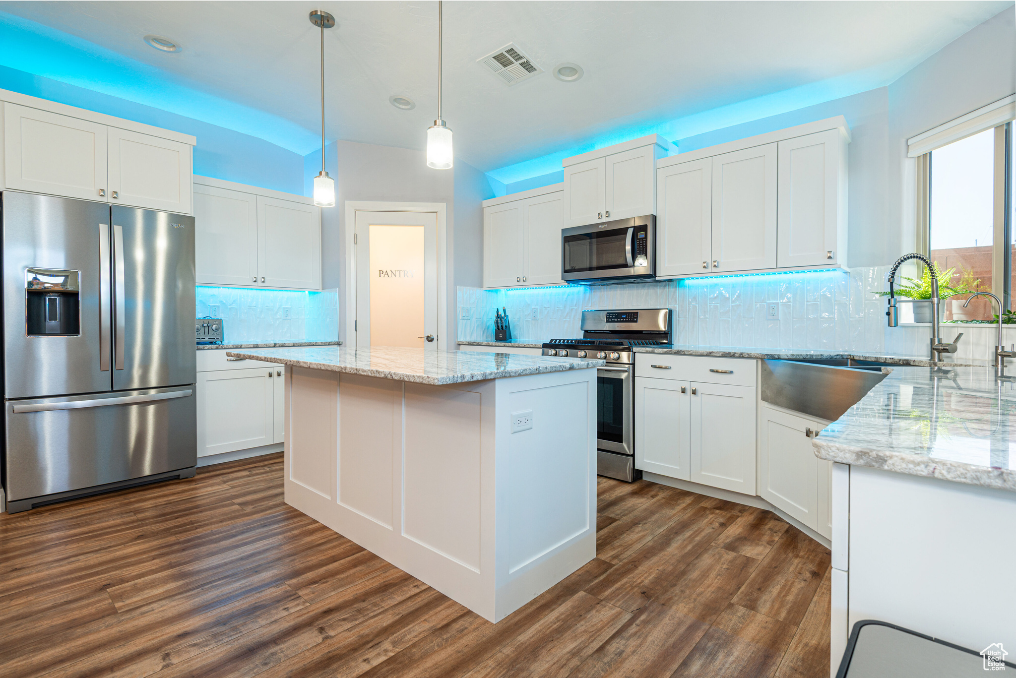 PEREGRINE POINT - Residential