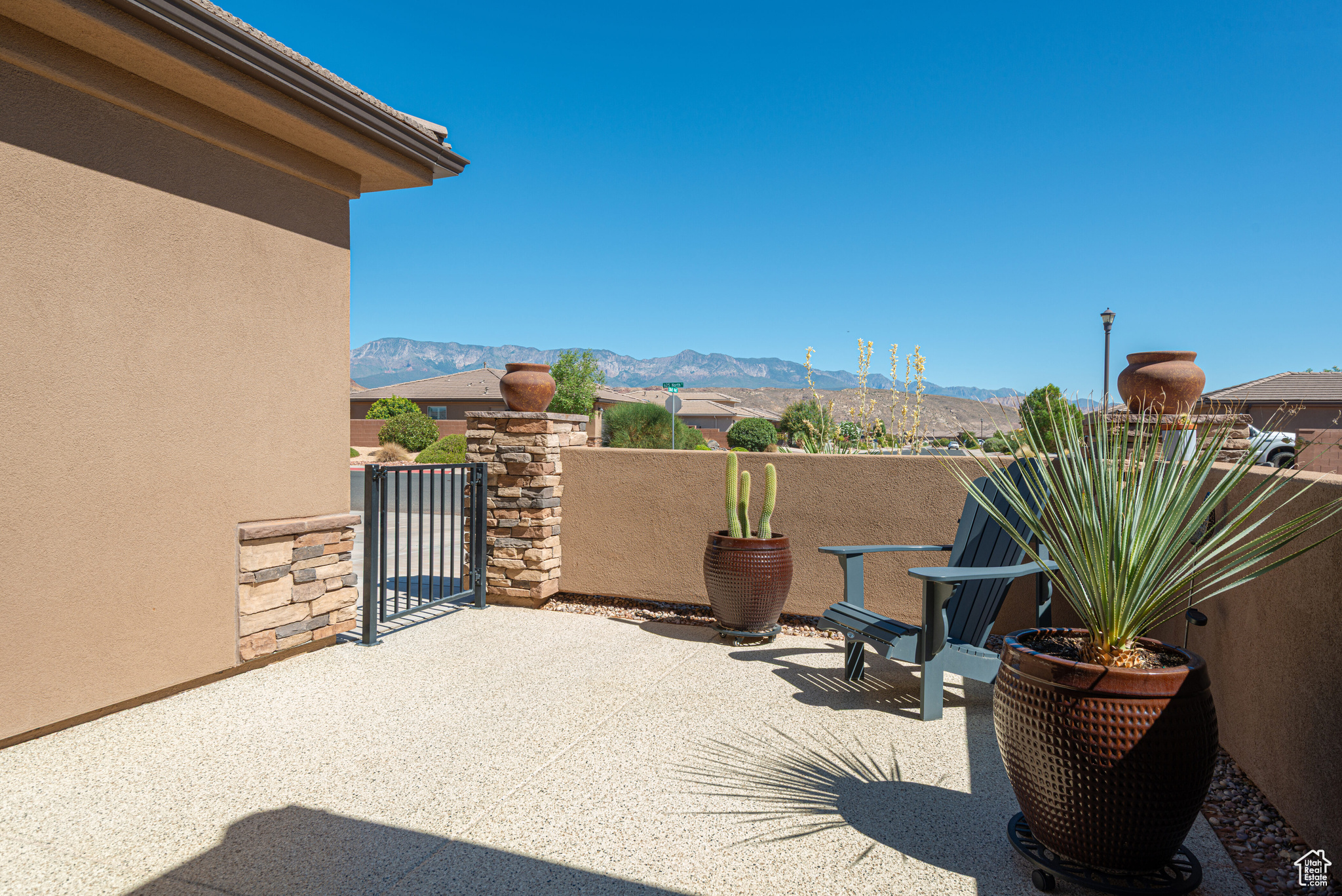 PEREGRINE POINT - Residential