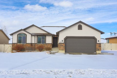 Photo of 327 E 2260 S, Heber City, UT 84032 (MLS # 2153127)