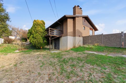 Tiny photo for 815 E OXFORD DR N, Kaysville, UT 84037 (MLS # 2135256)