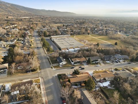 Tiny photo for 815 E OXFORD DR N, Kaysville, UT 84037 (MLS # 2135256)