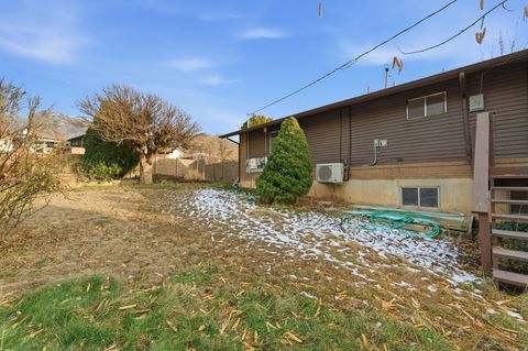 Tiny photo for 815 E OXFORD DR N, Kaysville, UT 84037 (MLS # 2135256)