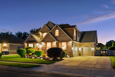 Tiny photo for 2098 S 550 W, Syracuse, UT 84075 (MLS # 2166055)