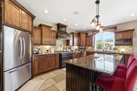 Tiny photo for 2098 S 550 W, Syracuse, UT 84075 (MLS # 2166055)