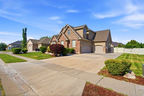 Tiny photo for 2098 S 550 W, Syracuse, UT 84075 (MLS # 2166055)