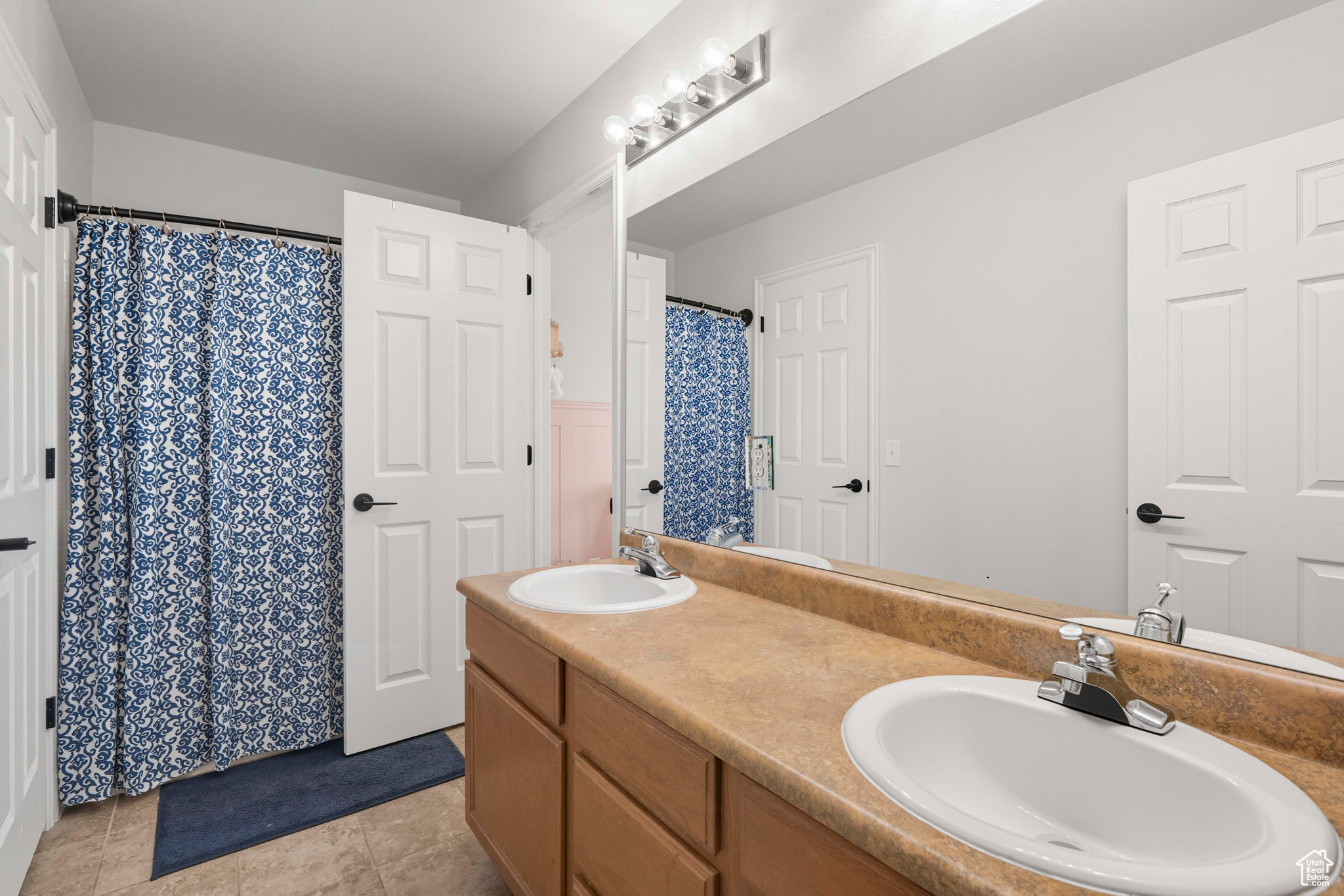 MADISON SQUARE TOWNH - Residential