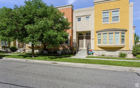 Photo of 1552 S 850 W, Woods Cross, UT 84087 (MLS # 2116411)