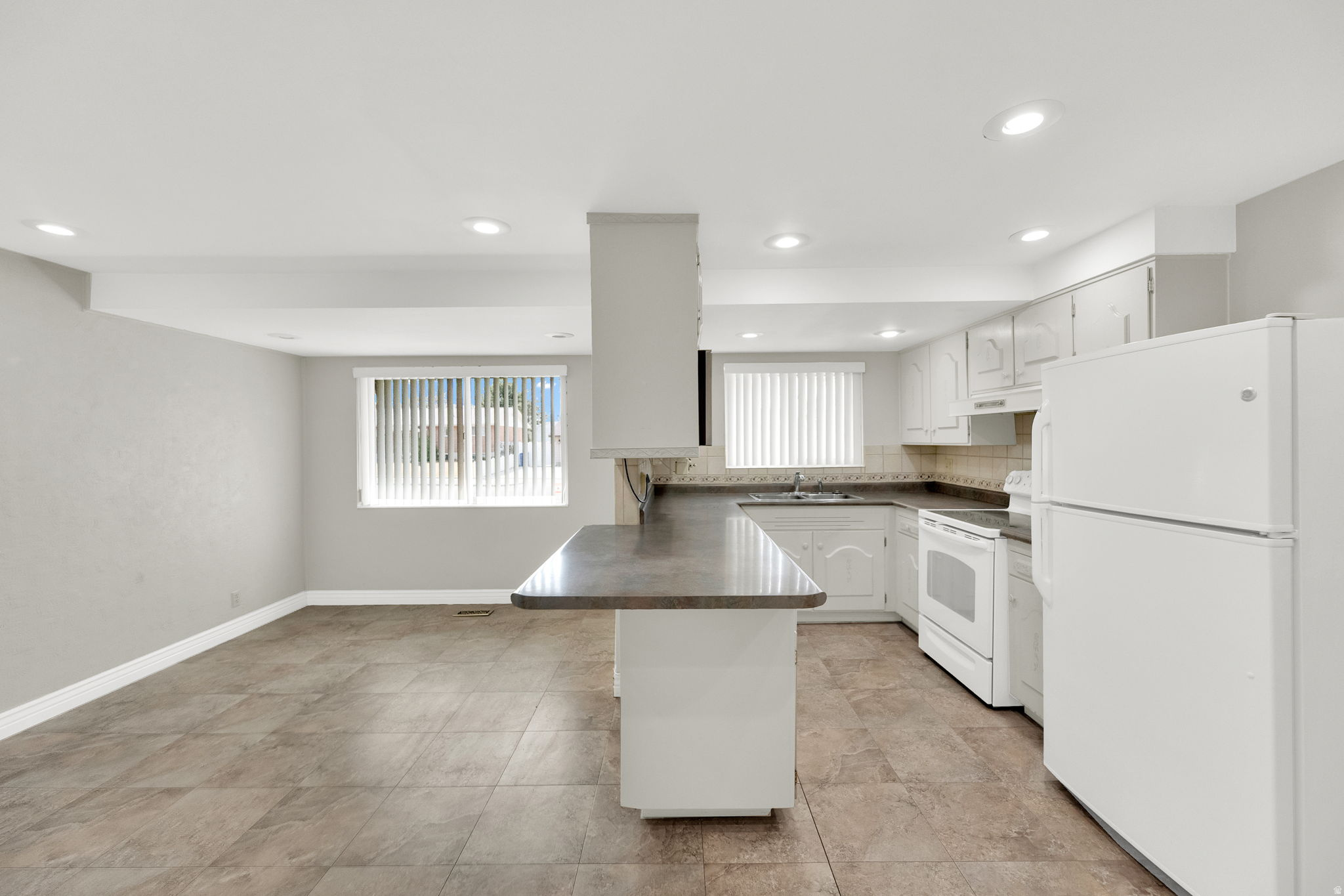 MEADOWBROOK FARMS - Residential