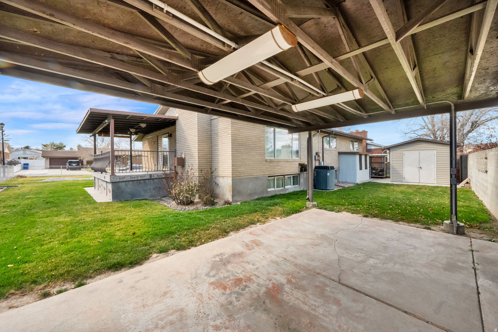 MEADOWBROOK FARMS - Residential