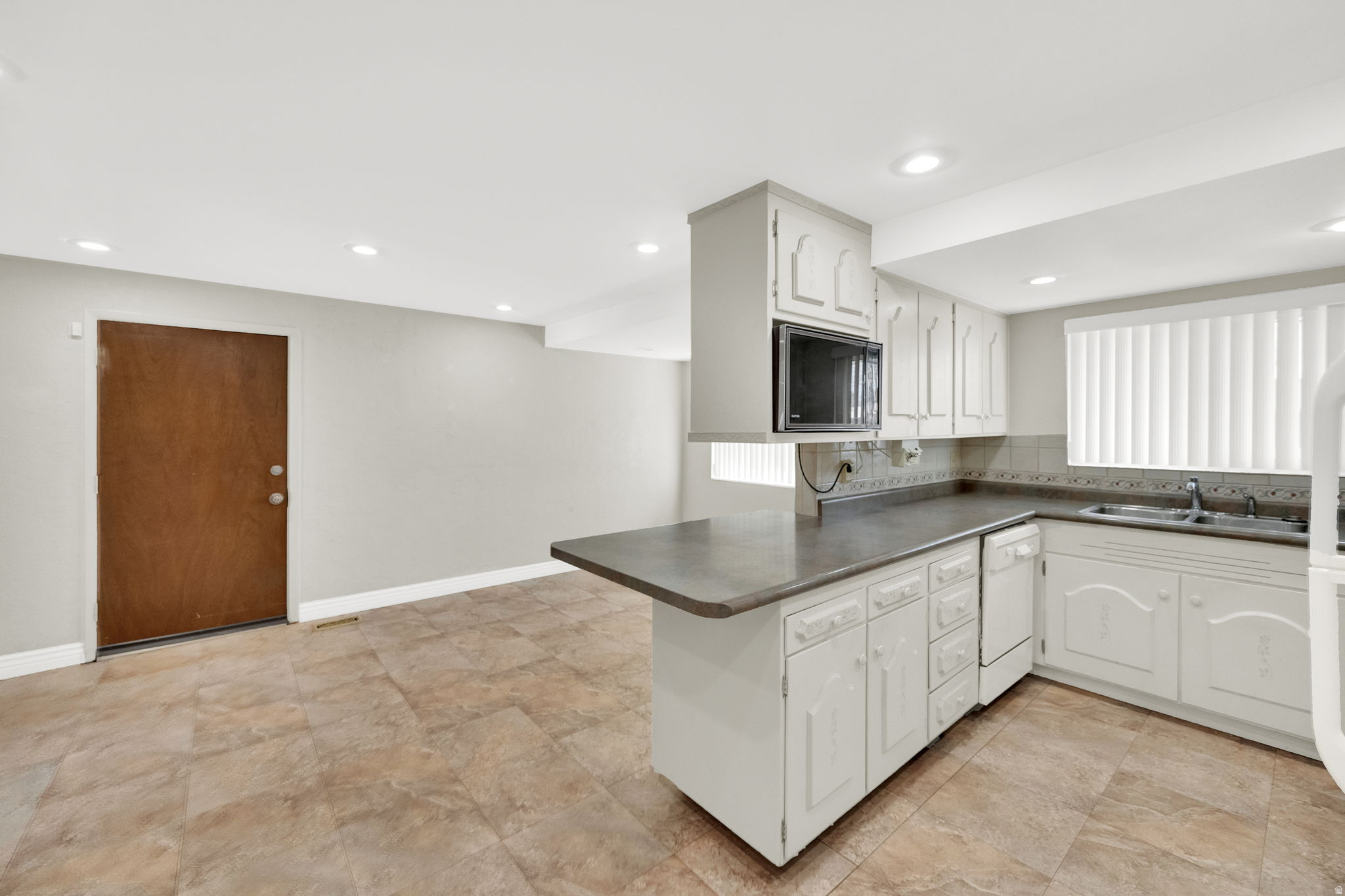 MEADOWBROOK FARMS - Residential