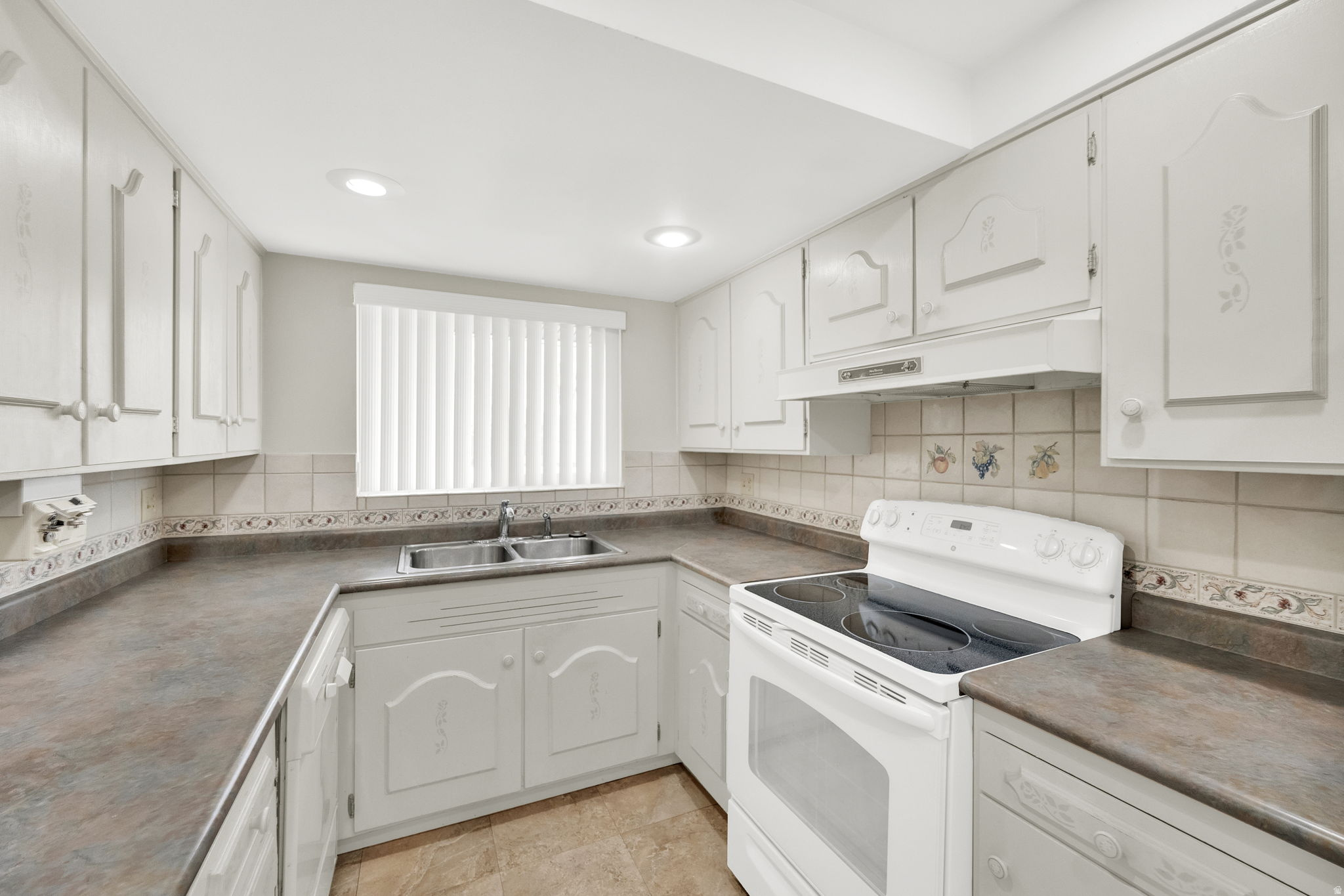 MEADOWBROOK FARMS - Residential