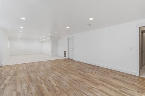Tiny photo for 431 E 960 S, Salem, UT 84653 (MLS # 2157110)