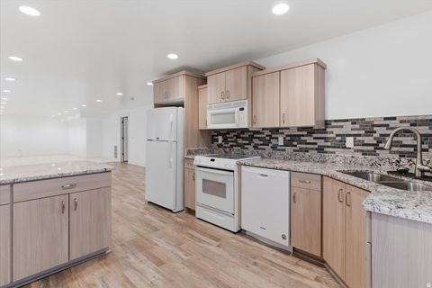 Tiny photo for 431 E 960 S, Salem, UT 84653 (MLS # 2157110)