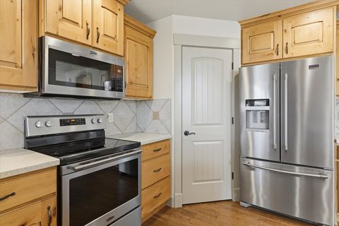 Tiny photo for 431 E 960 S, Salem, UT 84653 (MLS # 2157110)