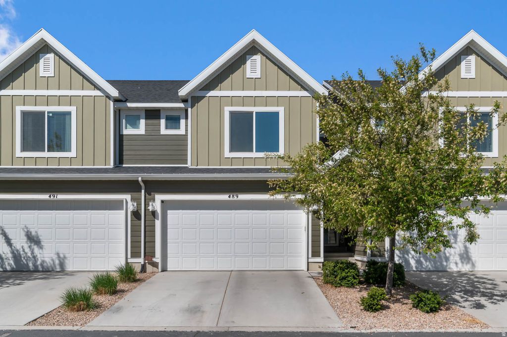 Photo of 489 S DAY DREAM LN, Saratoga Springs, UT 84045 (MLS # 2157818)