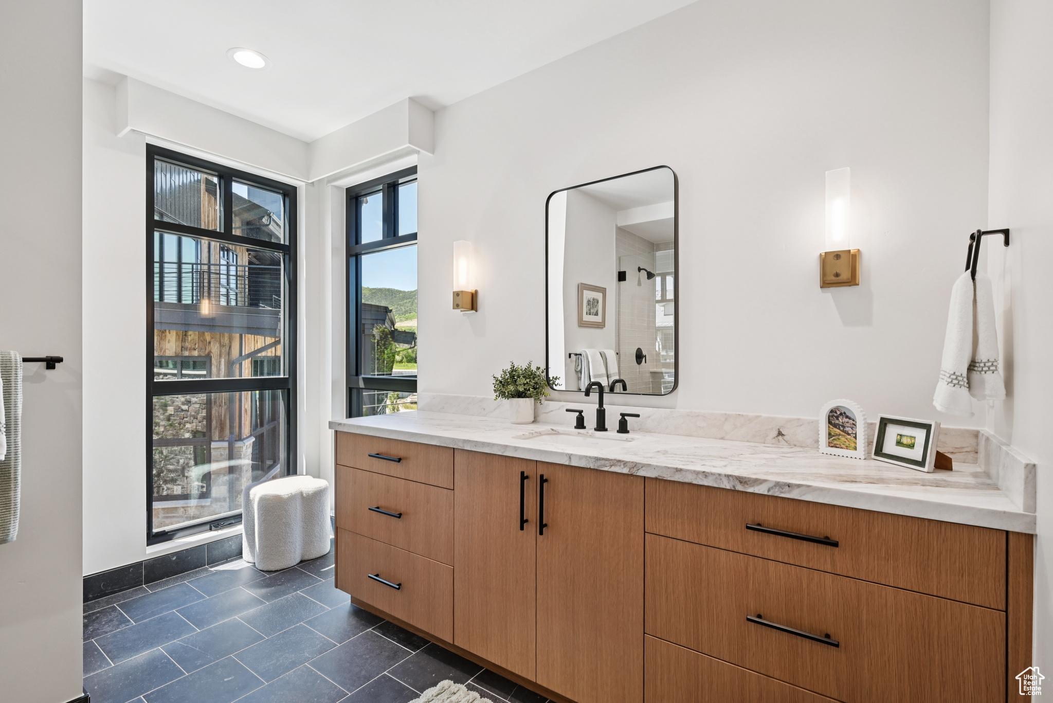 WHITEPINECANYONVILG - Residential