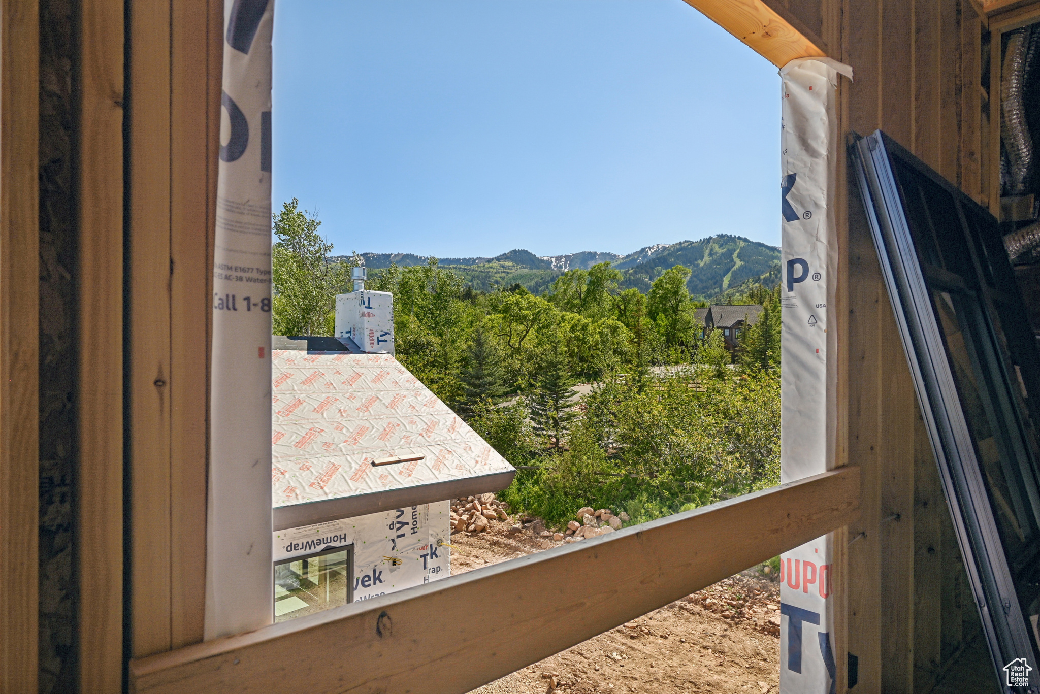 WHITEPINECANYONVILG - Residential