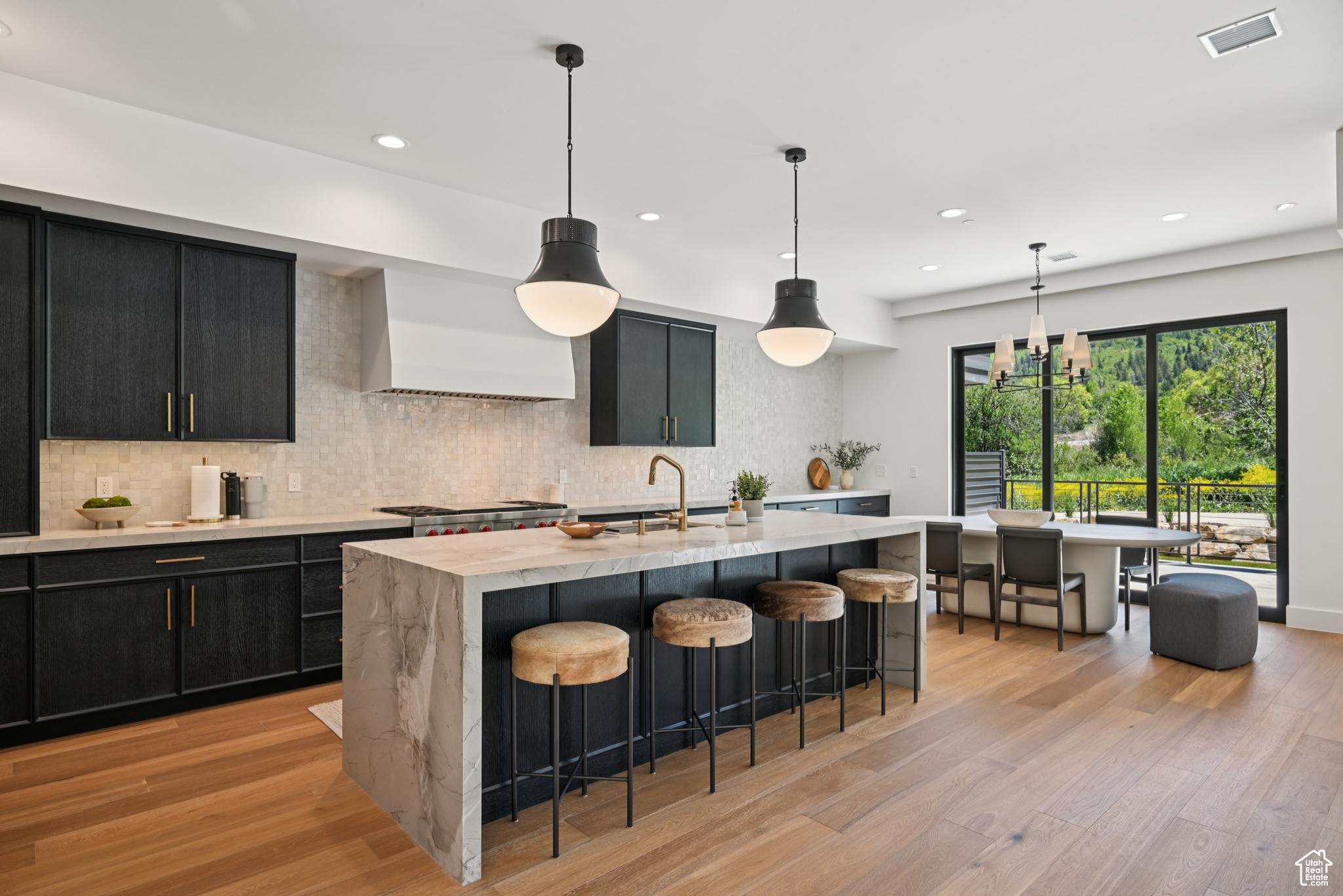 WHITEPINECANYONVILG - Residential