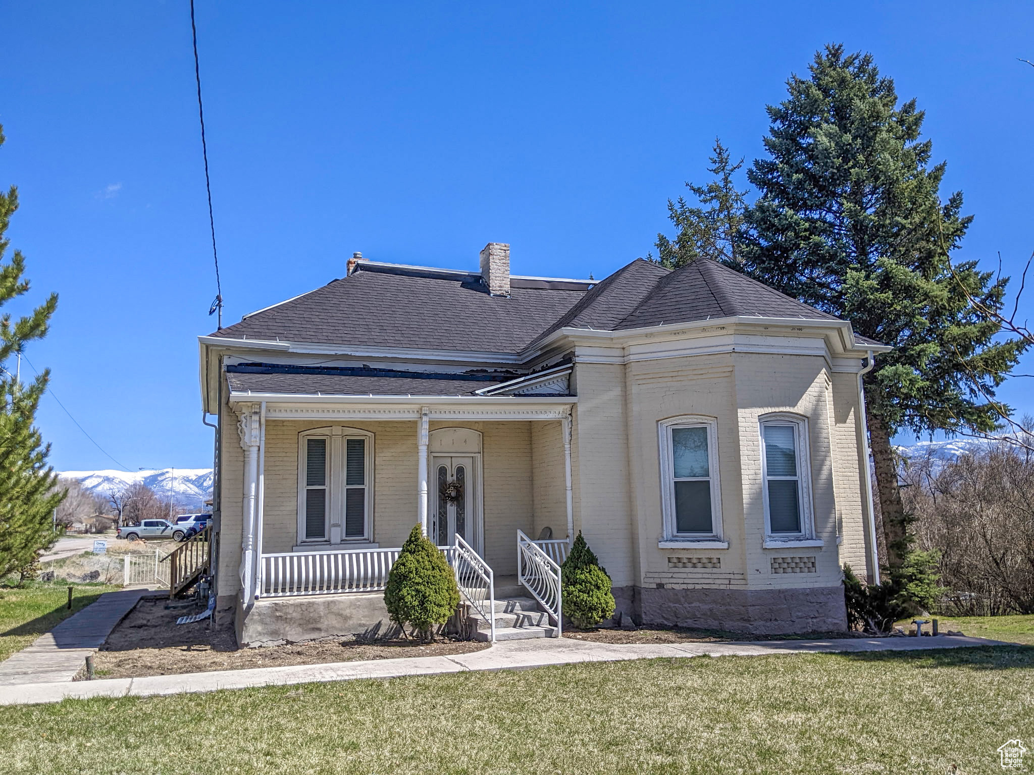 114 E Main St, Moroni, Utah image 2