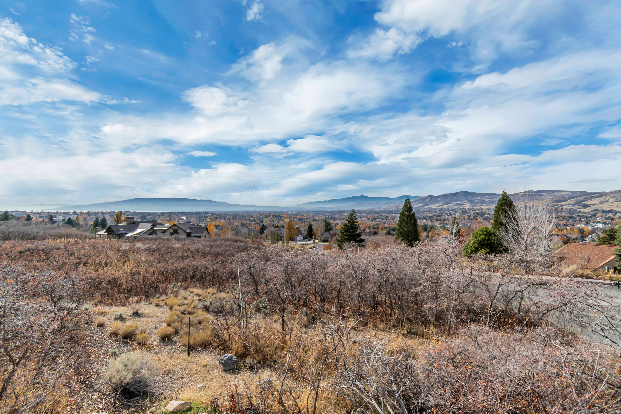 WILLOW CANYON - Land