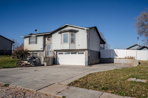 Photo of 1307 N 225 W, Harrisville, UT 84404 (MLS # 2122454)