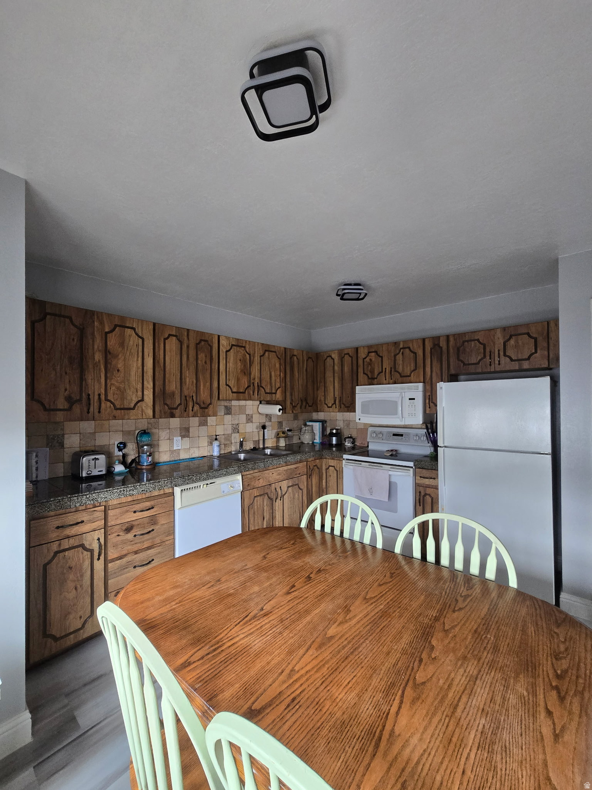 VILLA MONTAIGE COND - Residential