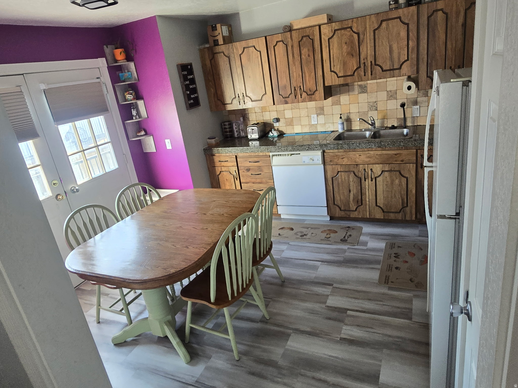 VILLA MONTAIGE COND - Residential