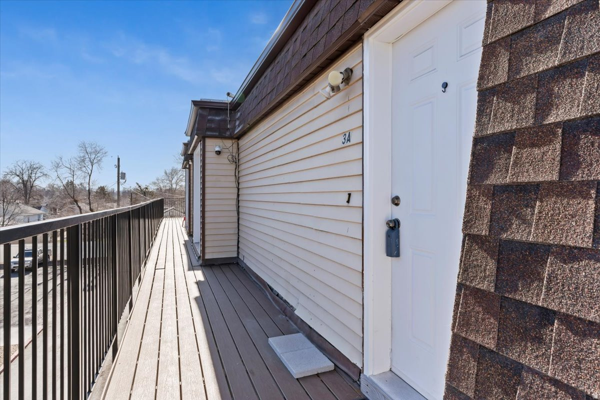 VILLA MONTAIGE COND - Residential