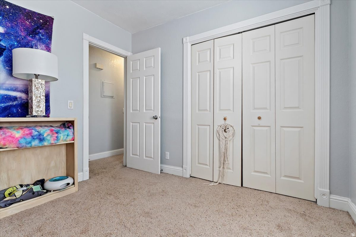 VILLA MONTAIGE COND - Residential